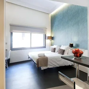 barcelona-fifteen-luxury-hostel.catalonia-hotels.com/